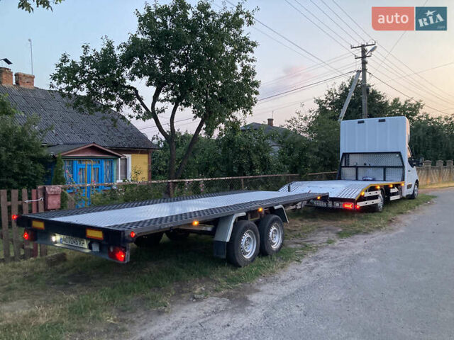 Белый Рено Мастер, объемом двигателя 2.3 л и пробегом 450 тыс. км за 17700 $, фото 66 на Automoto.ua