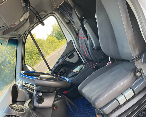 Белый Рено Мастер, объемом двигателя 2.3 л и пробегом 450 тыс. км за 17700 $, фото 30 на Automoto.ua