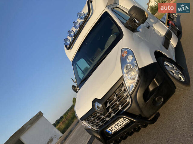 Белый Рено Мастер, объемом двигателя 2.3 л и пробегом 450 тыс. км за 17700 $, фото 2 на Automoto.ua
