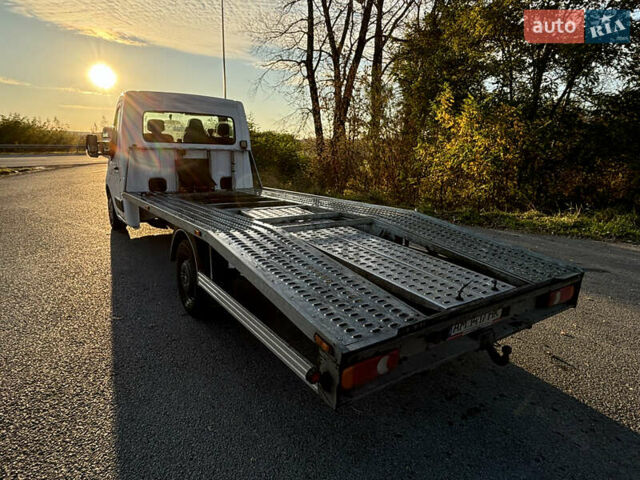 Белый Рено Мастер, объемом двигателя 2.3 л и пробегом 400 тыс. км за 13700 $, фото 2 на Automoto.ua