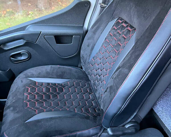 Білий Рено Мастєр, об'ємом двигуна 2.2 л та пробігом 237 тис. км за 18900 $, фото 6 на Automoto.ua