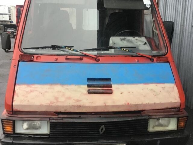 Білий Рено Мастєр, об'ємом двигуна 2.5 л та пробігом 777 тис. км за 2364 $, фото 2 на Automoto.ua