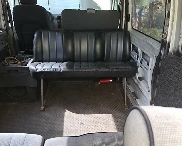 Белый Рено Мастер, объемом двигателя 2.5 л и пробегом 186 тыс. км за 3600 $, фото 8 на Automoto.ua