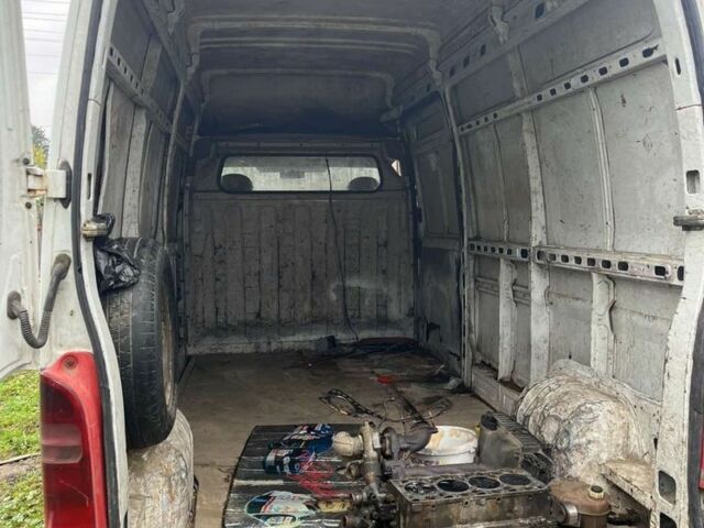 Белый Рено Мастер, объемом двигателя 2.8 л и пробегом 300 тыс. км за 1000 $, фото 2 на Automoto.ua