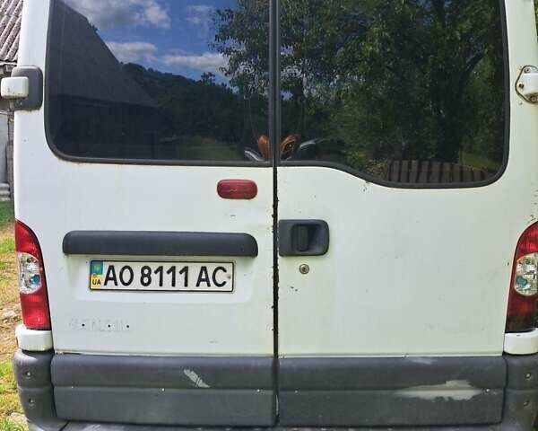 Белый Рено Мастер, объемом двигателя 2.5 л и пробегом 186 тыс. км за 3600 $, фото 2 на Automoto.ua