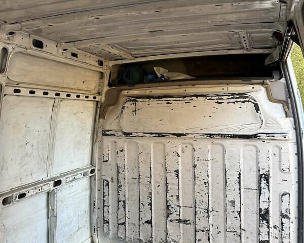 Белый Рено Мастер, объемом двигателя 2.5 л и пробегом 510 тыс. км за 5000 $, фото 12 на Automoto.ua