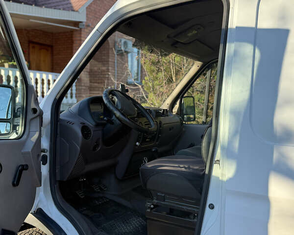 Белый Рено Мастер, объемом двигателя 2.5 л и пробегом 510 тыс. км за 5000 $, фото 3 на Automoto.ua