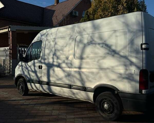 Белый Рено Мастер, объемом двигателя 2.5 л и пробегом 510 тыс. км за 5000 $, фото 2 на Automoto.ua