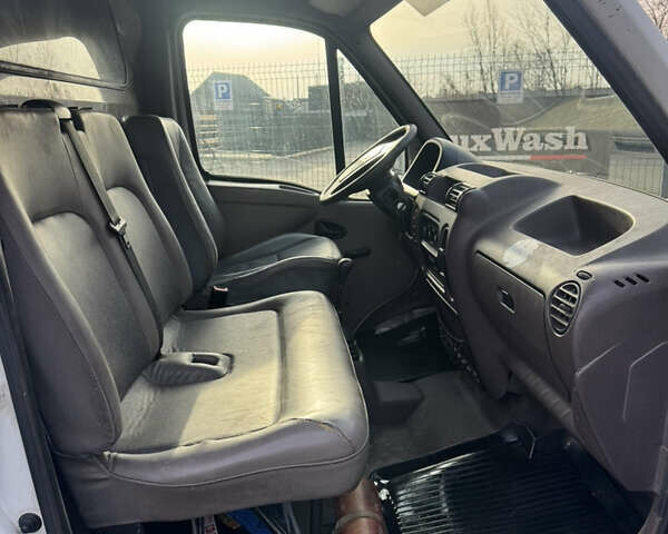 Білий Рено Мастєр, об'ємом двигуна 2.5 л та пробігом 350 тис. км за 2200 $, фото 10 на Automoto.ua