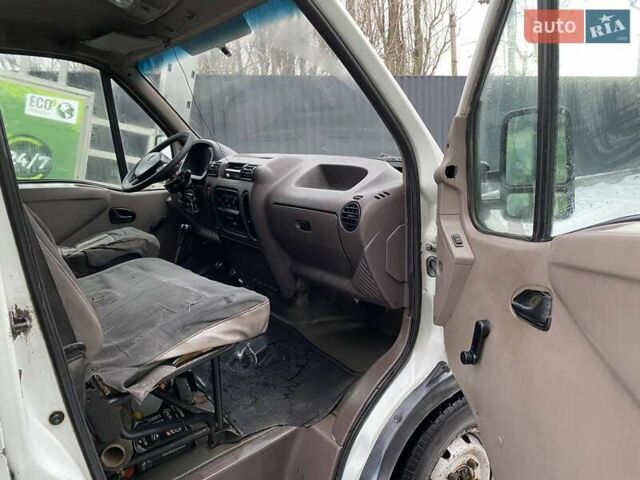 Белый Рено Мастер, объемом двигателя 2.8 л и пробегом 800 тыс. км за 4000 $, фото 10 на Automoto.ua