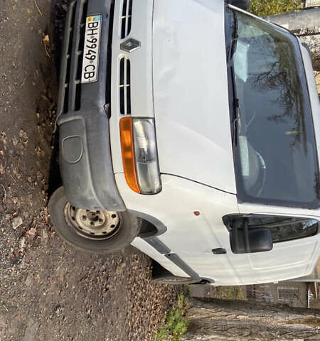 Белый Рено Мастер, объемом двигателя 2.8 л и пробегом 171 тыс. км за 3000 $, фото 2 на Automoto.ua