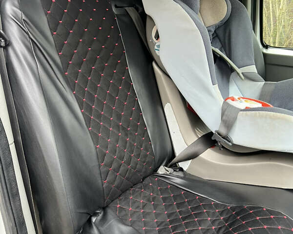 Білий Рено Мастєр, об'ємом двигуна 2.19 л та пробігом 317 тис. км за 5650 $, фото 29 на Automoto.ua