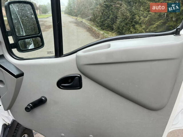 Білий Рено Мастєр, об'ємом двигуна 2.19 л та пробігом 317 тис. км за 5650 $, фото 32 на Automoto.ua