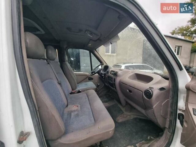 Белый Рено Мастер, объемом двигателя 2.19 л и пробегом 255 тыс. км за 3950 $, фото 7 на Automoto.ua