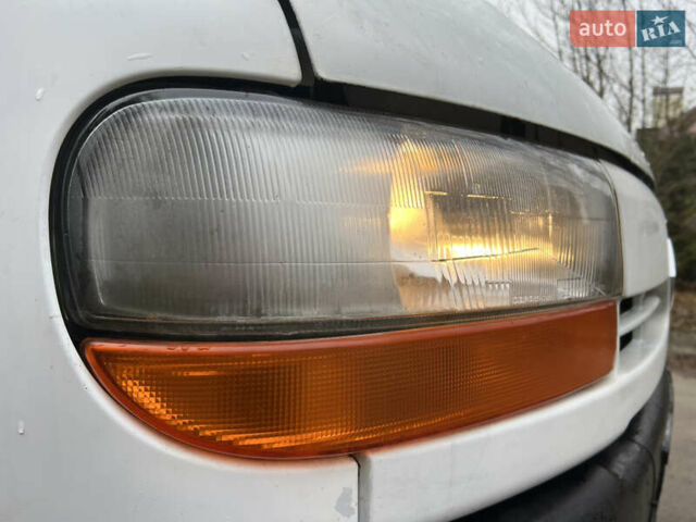 Білий Рено Мастєр, об'ємом двигуна 2.19 л та пробігом 317 тис. км за 5650 $, фото 16 на Automoto.ua