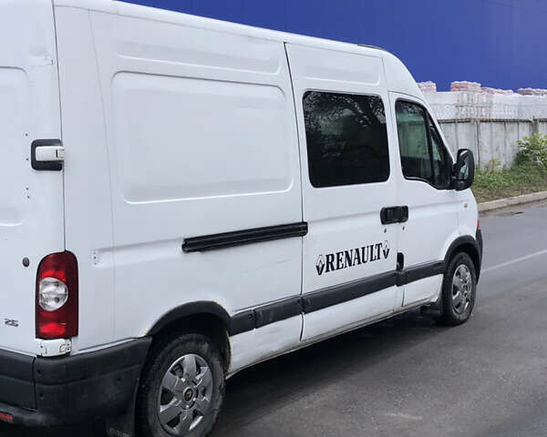 Белый Рено Мастер, объемом двигателя 2.5 л и пробегом 473 тыс. км за 5000 $, фото 3 на Automoto.ua