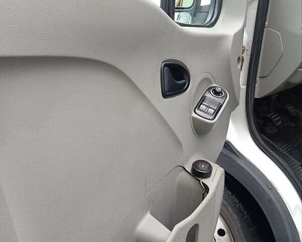 Білий Рено Мастєр, об'ємом двигуна 2.46 л та пробігом 329 тис. км за 7300 $, фото 14 на Automoto.ua