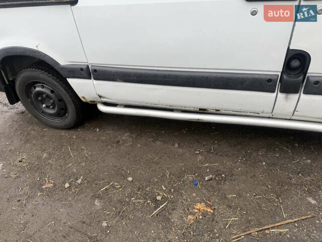 Білий Рено Мастєр, об'ємом двигуна 2.5 л та пробігом 290 тис. км за 6000 $, фото 2 на Automoto.ua