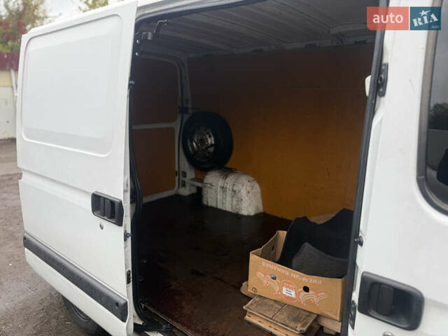Білий Рено Мастєр, об'ємом двигуна 2.5 л та пробігом 290 тис. км за 6000 $, фото 6 на Automoto.ua