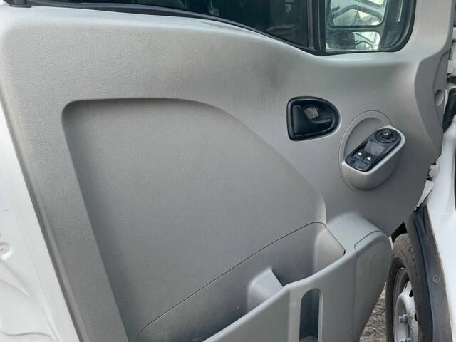 Білий Рено Мастєр, об'ємом двигуна 2.5 л та пробігом 659 тис. км за 6800 $, фото 3 на Automoto.ua