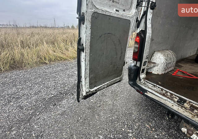 Білий Рено Мастєр, об'ємом двигуна 2.46 л та пробігом 600 тис. км за 5000 $, фото 4 на Automoto.ua