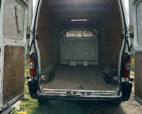 Белый Рено Мастер, объемом двигателя 2.5 л и пробегом 523 тыс. км за 6500 $, фото 4 на Automoto.ua