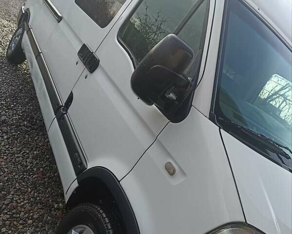 Белый Рено Мастер, объемом двигателя 2.5 л и пробегом 745 тыс. км за 9700 $, фото 2 на Automoto.ua