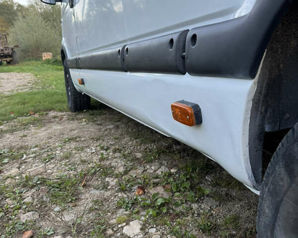 Белый Рено Мастер, объемом двигателя 2.46 л и пробегом 440 тыс. км за 6800 $, фото 4 на Automoto.ua