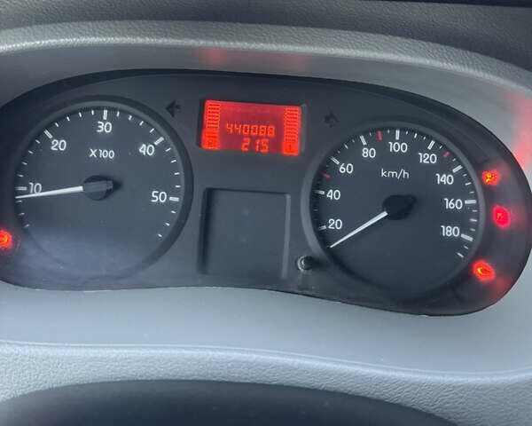 Белый Рено Мастер, объемом двигателя 2.46 л и пробегом 440 тыс. км за 6800 $, фото 1 на Automoto.ua