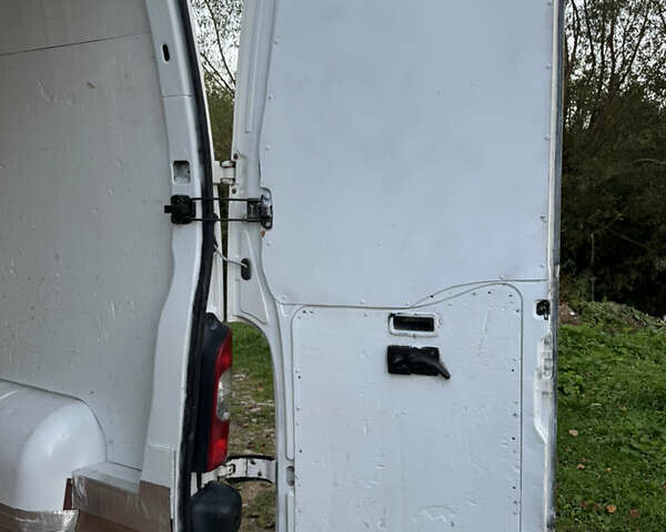 Белый Рено Мастер, объемом двигателя 2.5 л и пробегом 440 тыс. км за 6500 $, фото 9 на Automoto.ua