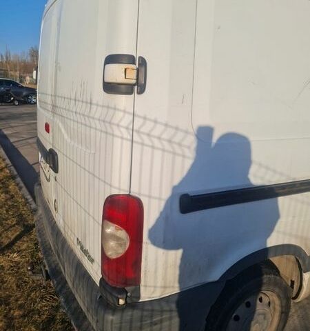 Белый Рено Мастер, объемом двигателя 2.5 л и пробегом 388 тыс. км за 5999 $, фото 6 на Automoto.ua