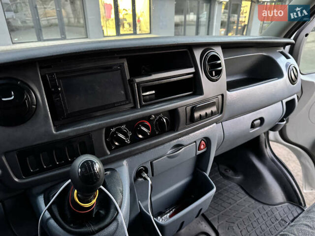 Белый Рено Мастер, объемом двигателя 2.5 л и пробегом 300 тыс. км за 7200 $, фото 11 на Automoto.ua