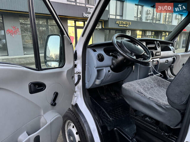 Белый Рено Мастер, объемом двигателя 2.5 л и пробегом 300 тыс. км за 7200 $, фото 10 на Automoto.ua