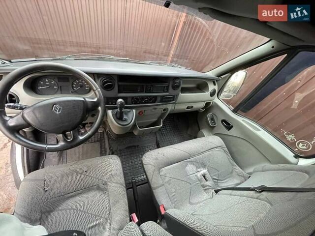Белый Рено Мастер, объемом двигателя 2.5 л и пробегом 312 тыс. км за 8800 $, фото 20 на Automoto.ua