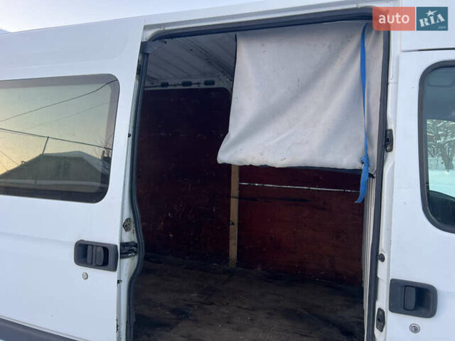 Белый Рено Мастер, объемом двигателя 2.5 л и пробегом 562 тыс. км за 7999 $, фото 18 на Automoto.ua