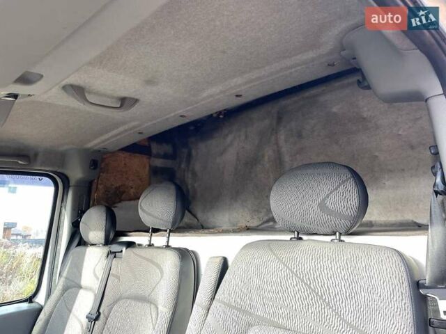 Белый Рено Мастер, объемом двигателя 2.5 л и пробегом 312 тыс. км за 8800 $, фото 15 на Automoto.ua