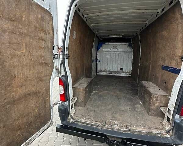 Белый Рено Мастер, объемом двигателя 2.46 л и пробегом 300 тыс. км за 3999 $, фото 15 на Automoto.ua