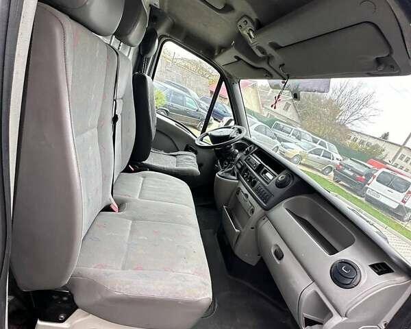 Белый Рено Мастер, объемом двигателя 2.46 л и пробегом 300 тыс. км за 3999 $, фото 12 на Automoto.ua