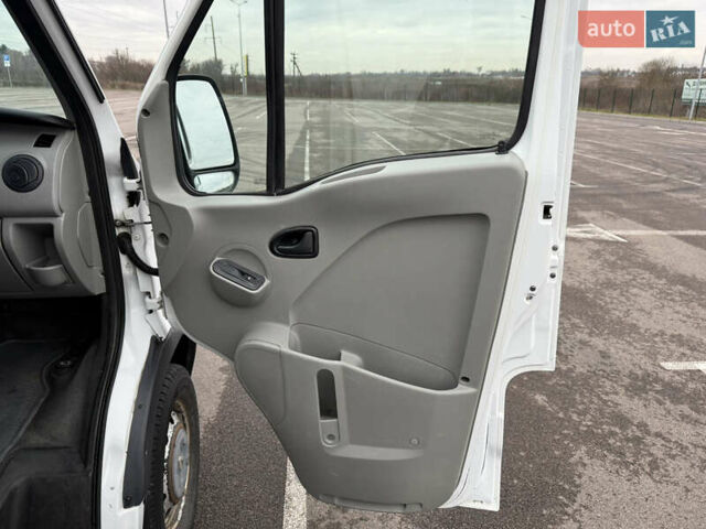 Білий Рено Мастєр, об'ємом двигуна 2.46 л та пробігом 327 тис. км за 6500 $, фото 19 на Automoto.ua