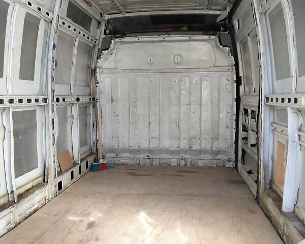 Білий Рено Мастєр, об'ємом двигуна 2.2 л та пробігом 516 тис. км за 7500 $, фото 10 на Automoto.ua