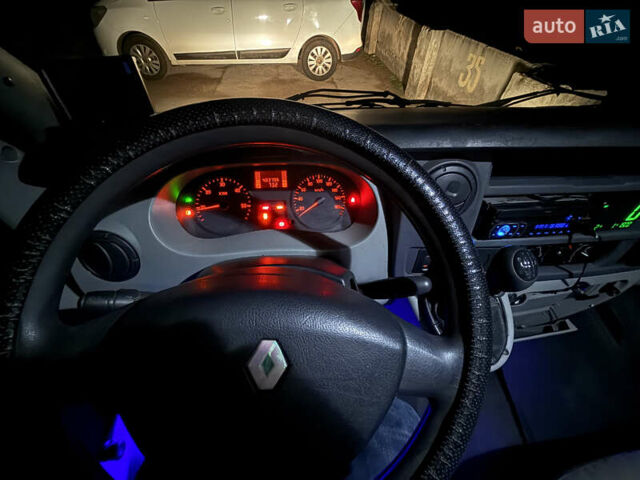 Білий Рено Мастєр, об'ємом двигуна 2.46 л та пробігом 403 тис. км за 6500 $, фото 6 на Automoto.ua