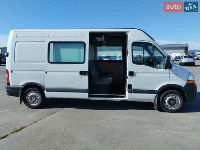 Белый Рено Мастер, объемом двигателя 2.46 л и пробегом 220 тыс. км за 9700 $, фото 1 на Automoto.ua