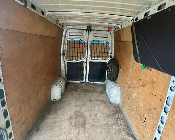 Білий Рено Мастєр, об'ємом двигуна 2.46 л та пробігом 403 тис. км за 6500 $, фото 9 на Automoto.ua