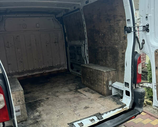 Білий Рено Мастєр, об'ємом двигуна 2.46 л та пробігом 418 тис. км за 5200 $, фото 8 на Automoto.ua