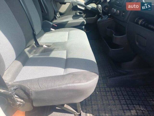 Білий Рено Мастєр, об'ємом двигуна 2.3 л та пробігом 295 тис. км за 11000 $, фото 15 на Automoto.ua