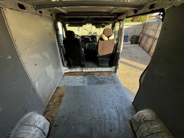 Белый Рено Мастер, объемом двигателя 2.5 л и пробегом 365 тыс. км за 7000 $, фото 3 на Automoto.ua