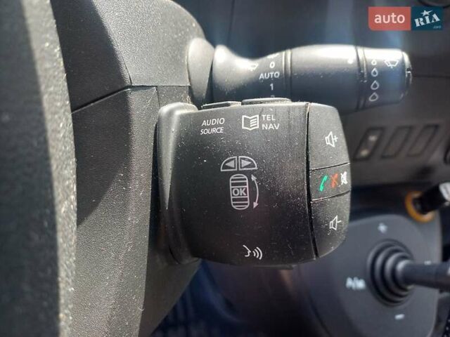 Білий Рено Мастєр, об'ємом двигуна 2.3 л та пробігом 295 тис. км за 11000 $, фото 21 на Automoto.ua