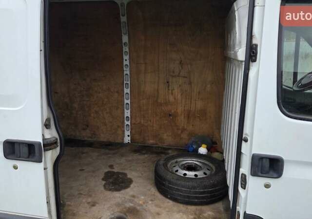 Білий Рено Мастєр, об'ємом двигуна 2.5 л та пробігом 500 тис. км за 6800 $, фото 8 на Automoto.ua