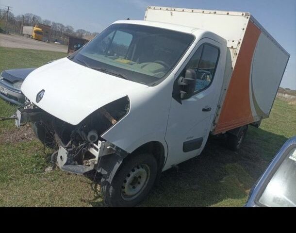 Белый Рено Мастер, объемом двигателя 2 л и пробегом 450 тыс. км за 5446 $, фото 3 на Automoto.ua