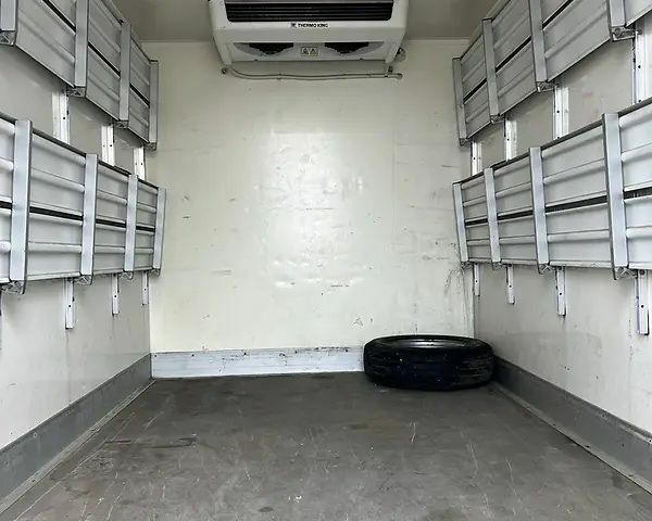 Белый Рено Мастер, объемом двигателя 2.3 л и пробегом 361 тыс. км за 17486 $, фото 5 на Automoto.ua